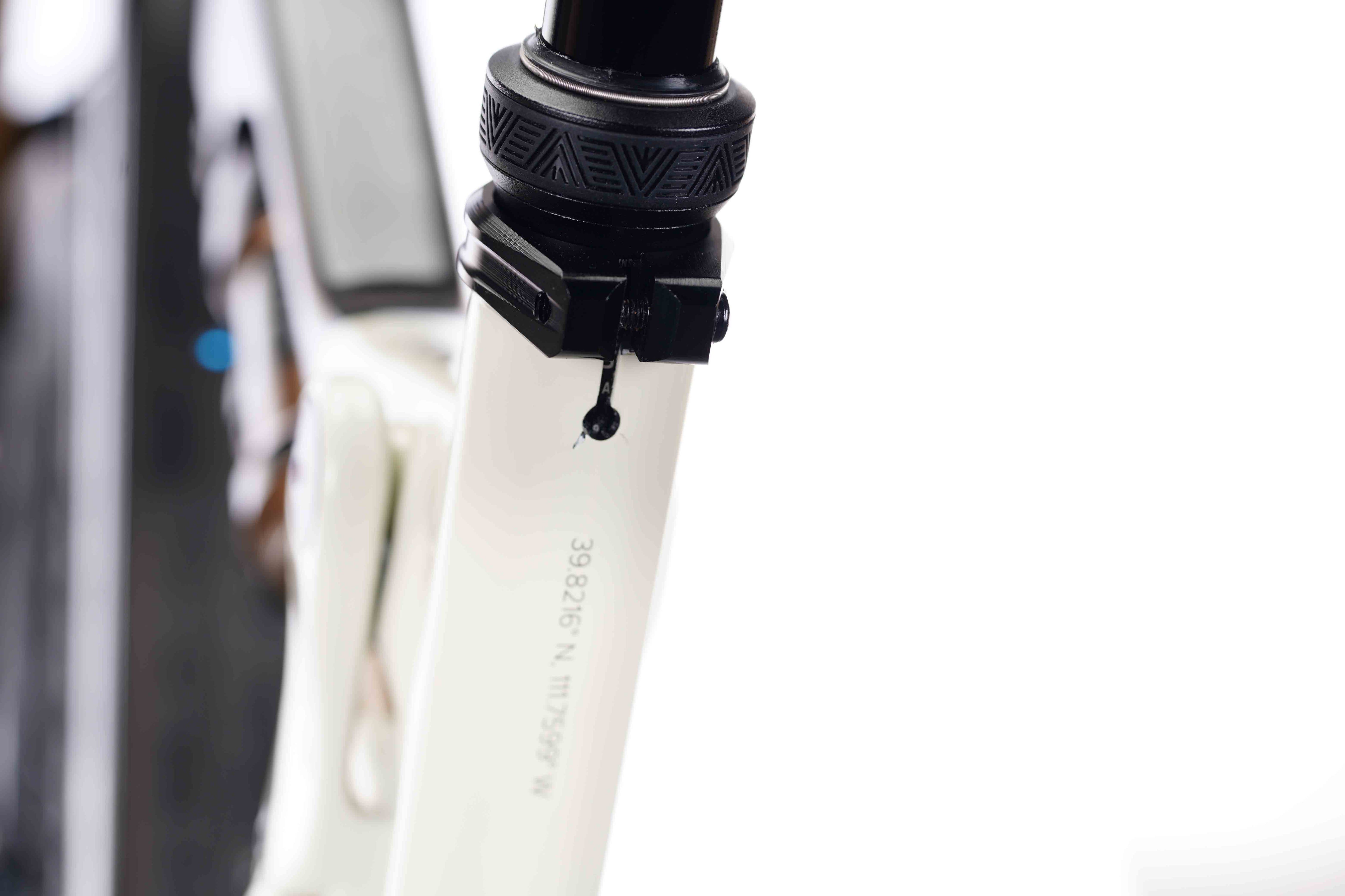 Nebo Peak 1.5 Pro Raw Carbon Granite (Large) - Outlet o1178