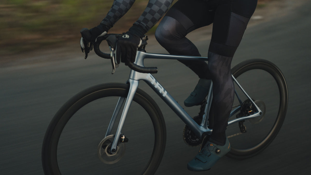 Ample tire clearance allows for versatile riding options